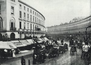 Regent Street, the Quadrant (f/w fotó) alkotó: English Photographer