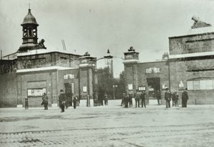 Royal Arsenal főkapu, 1890 alkotó: English Photographer