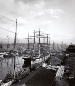 Salthouse Dock, Liverpool alkotó: English Photographer