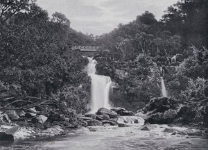 Skócia: Inversnaid Falls, Loch Lomond (f/w fotó) alkotó: English Photographer