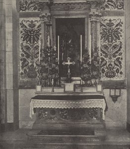 Mellékoltár, latin templom, Názáret, állítólag József háza helye fölött állna, ahol Jézus nevelkedett alkotó: English Photographer