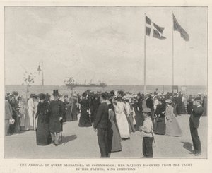 Alexandra királynő megérkezése Koppenhágába, Őfelsége édesapja, Christian király kíséretében a jachtról alkotó: English Photographer