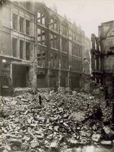 A londoni City egy bombatámadás után alkotó: English Photographer
