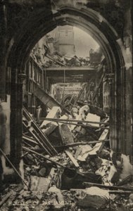 A londoni parlament háza bombakárosulással a második világháború alatt (f/w fotó) alkotó: English Photographer
