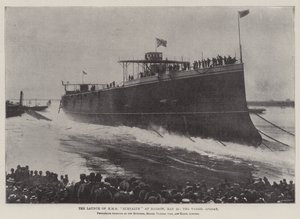 A HMS Euryalus felbocsátása Barrowban, május 20-án, a hajó felszínen