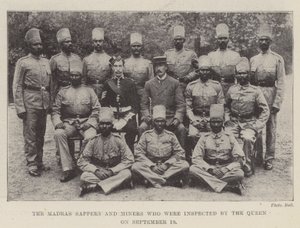 A Madras Sappers és Bányászok, akiket a királynő szeptember 19-én megvizsgált alkotó: English Photographer
