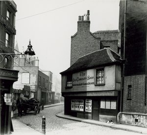 The Old Curiosity Shop, Portsmouth Street, Lincolns Inn Fields, London alkotó: English Photographer