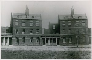 The Paragon, New Kent Road alkotó: English Photographer