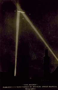 A Raider alkotó: English Photographer