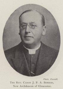 J P A Bowers tisztelendő kanonok, Gloucester új főesperese alkotó: English Photographer