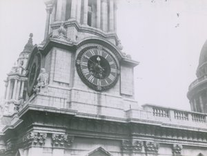 A Szent Pál-székesegyház órája alkotó: English Photographer
