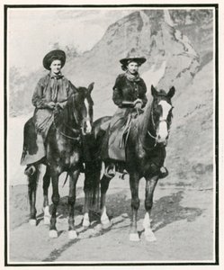 A Golden West kiállítás megnyitója az Earls Courtban: Hogyan működik az osztott szoknya alkotó: English Photographer