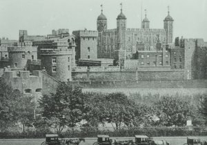 Tower Hill: kilátás a londoni Towerre, 1895 alkotó: English Photographer