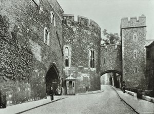 Londoni Tower, Tower Hill: The Bloody Tower, 1890 alkotó: English Photographer
