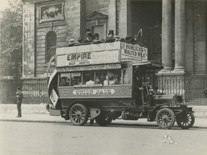 Union Jack Omnibus alkotó: English Photographer