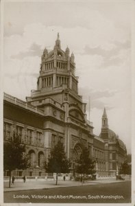 Victoria and Albert Museum, South Kensington, London alkotó: English Photographer