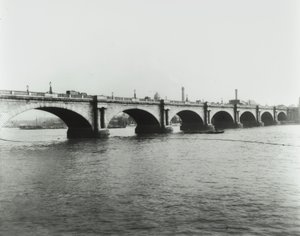 Waterloo híd: kilátás az északi partról, 1895 alkotó: English Photographer