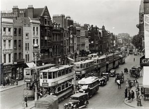 Whitechapel High Street, London, 1930 körül alkotó: English Photographer
