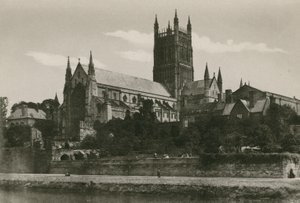 Worcesteri katedrális, délnyugat felől alkotó: English Photographer