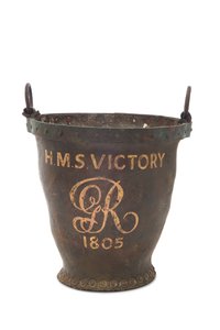 Egy tűzoltó vödör a H.M.S. Győzelem, 1805 alkotó: English School
