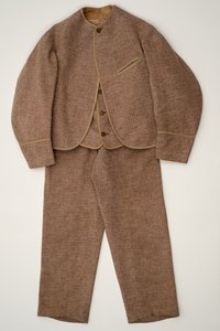 Fiúk öltöny, 1880 körül (gyapjú szőtt) alkotó: English School