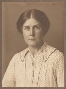 Harriet Weaver, 1916. október (szépia fotó) alkotó: English School