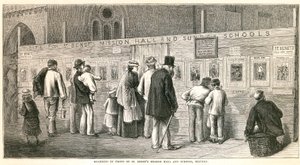 A St Benets Mission Hall és Iskolák előtt halmozódik fel, Stepney alkotó: English School