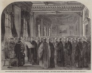 Devonshire hercegének a Cambridge-i Egyetem kancellárjává avatása, a szónok felolvassa az Ő kegyelméhez intézett beszédet (metszet) alkotó: English School