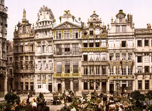 A Grand Place régi házai, Brüsszel (kézzel színezett fotó) alkotó: English School