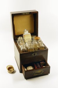 Orvosi láda, amelyet Florence Nightingale használt a krími háború alatt, 1854-56 (fa)