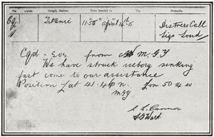 SOS üzenetet kapott a Birma nevű orosz gőzös, körülbelül öt perccel azután, hogy a Titanic 1912. április 15-én jéghegynek ütközött, a "Szférából", 1912. május 4. alkotó: English School