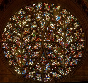 A Bishops Eye sok reset töredékkel (rózsaablak – belső) alkotó: English School