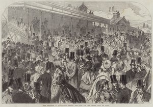 A Longchamps-i Tribunes a Párizsi Grand Prix verseny előtt (metszet) alkotó: English School