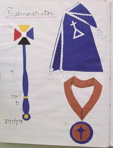 Az Arany Hajnal Hermetikus Rend oktatójának (Praemonstrator) köntöse (a rend jelképével) és dísztárgyai, 1895 körül (kollázs) (lásd még: 212684) alkotó: English School