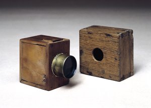 Két egérfogó kamera, 1835 körül (fa)