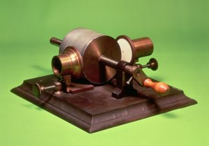 Az első fonográf másolata, amelyet Thomas Alva Edison (1847-1931) talált fel 1877-ben (fém) (lásd még: 260255)