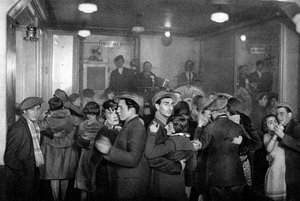 Bal-musette belseje, Párizs, 1931.