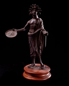 Etruszk művészet: „” női felajánlás”” Bronz szobor a Kr.e. 2. századból alkotó: Etruscan
