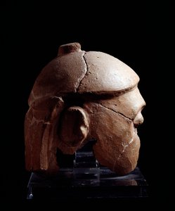 Etruszk civilizáció: az Antenanti csoport terrakotta kaszkája feje Murlóból, Poggio Civitate, Olaszország - ie 580-570 alkotó: Etruscan