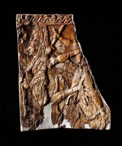 Etruszk civilizáció: Geryon ábrázolásának elefántcsontlemez decoree - Montefortini domborulatából, Comeana, Olaszország - Kr.e. 7. század Mérete 10x8,1 cm Firenze, Museo Archeologico, inv 194662 alkotó: Etruscan