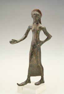 Táncoló lány (bronz) alkotó: Etruscan