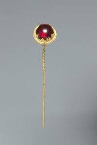 Egyenes tű, Kr.e. 500 körül alkotó: Etruscan