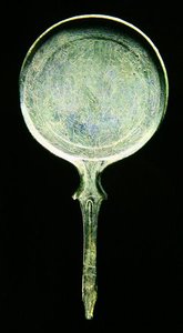 Tükör metszett díszítéssel (bronz) alkotó: Etruscan Etruscan