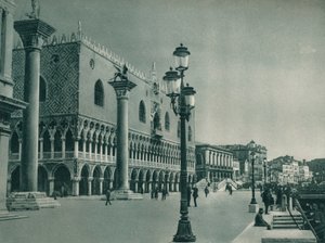 A Dózsa-palota fő homlokzata Riva degli Schiavonival, Velence, Olaszország, 1927 alkotó: Eugen Poppel