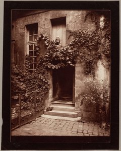 Udvar Rouenban alkotó: Eugène Atget