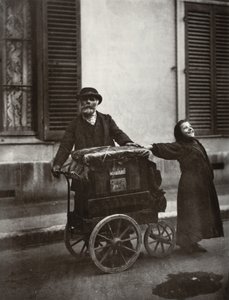 Utcai zenészek alkotó: Eugène Atget