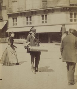 [Utcai árus] alkotó: Eugène Atget