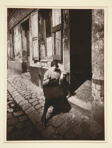 La Villette, nyilvános lány nézi, 19. 1921. április (La Villette, Streetwalker Waiting for a Client, 19. kerület, 1921. április) alkotó: Eugène Atget
