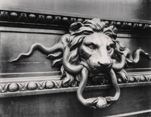 Oroszlános ajtókopogtató, Párizs alkotó: Eugène Atget