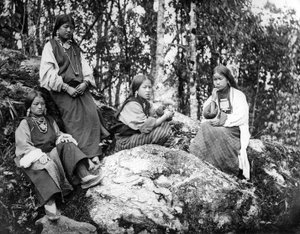 Himalájai nők, C19. vége alkotó: European Photographer